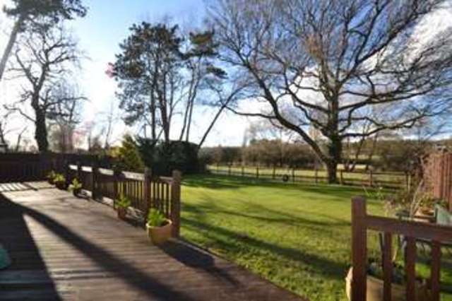  Image of 4 Bedroom Detached to rent at Rye Field  Ashtead, KT21 2EH