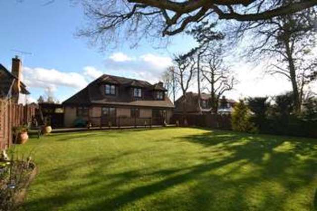  Image of 4 Bedroom Detached to rent at Rye Field  Ashtead, KT21 2EH