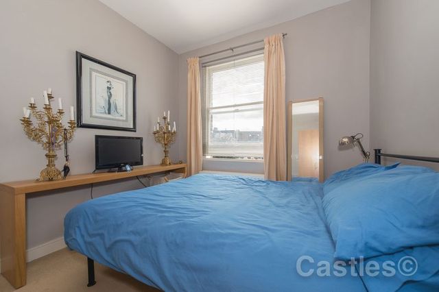  Image of 2 Bedroom Flat for sale at Sandford Avenue  Wood Green, N22 5EH