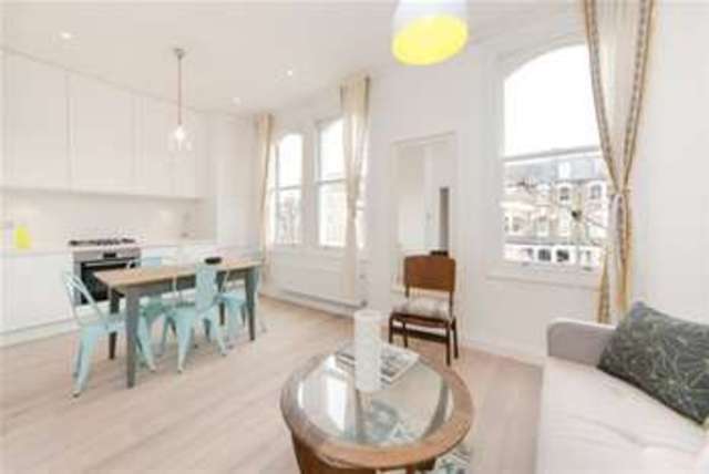 Image of 2 Bedroom Flat to rent at London, W10 5SX