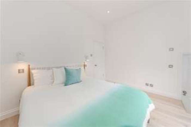  Image of 2 Bedroom Flat to rent at London, W10 5SX
