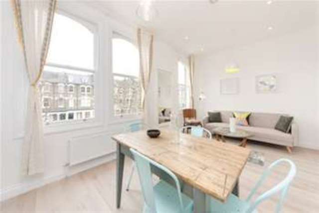  Image of 2 Bedroom Flat to rent at London, W10 5SX