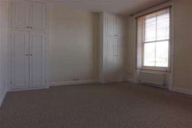  Image of Flat to rent at Teddington, TW11 8UB