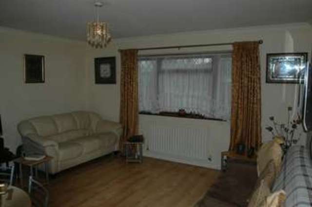  Image of 1 Bedroom Flat for sale at Station Road  Crayford, DA1 3QA