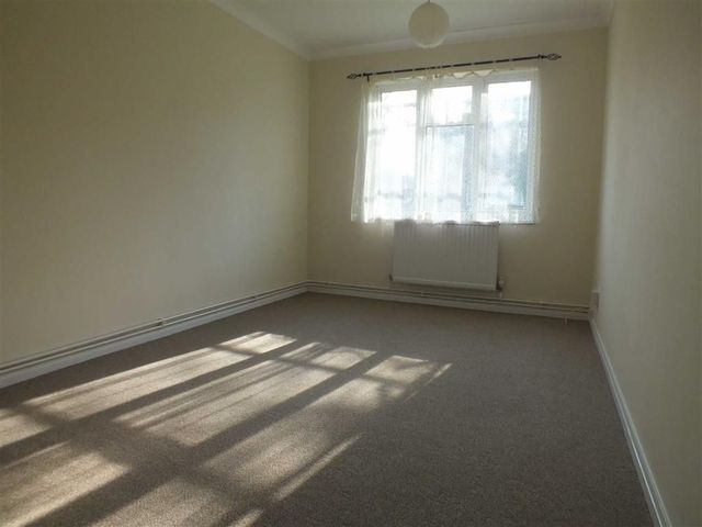  Image of 2 Bedroom Property for sale at Sycamore Grove Trowbridge Trowbridge, BA14 0JB