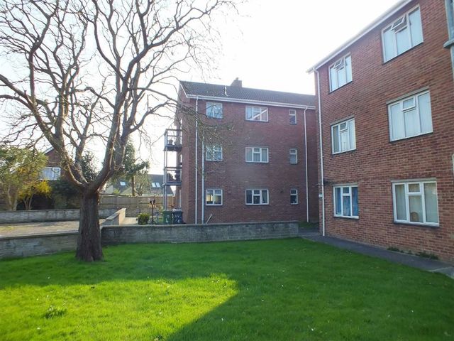  Image of 2 Bedroom Property for sale at Sycamore Grove Trowbridge Trowbridge, BA14 0JB