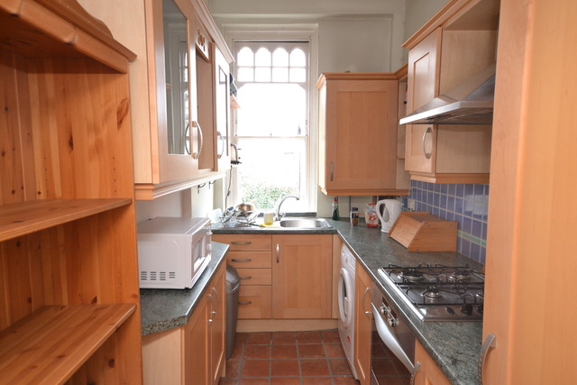  Image of 2 Bedroom Property to rent at Muswell Hill, N10 1NB