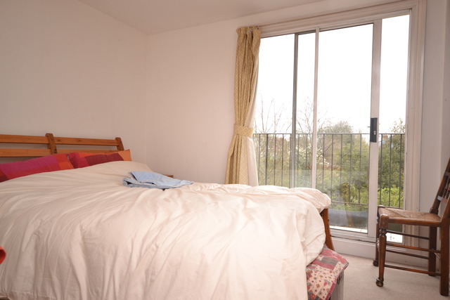  Image of 2 Bedroom Property to rent at Muswell Hill, N10 1NB