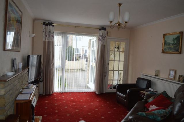  Image of 4 Bedroom Terraced for sale at Thatchers Close  Bristol, BS5 8NJ
