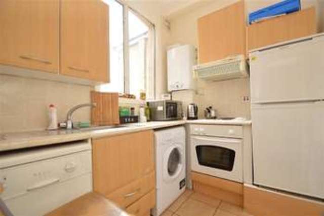  Image of 2 Bedroom Apartment to rent at East Putney, SW15 2RX
