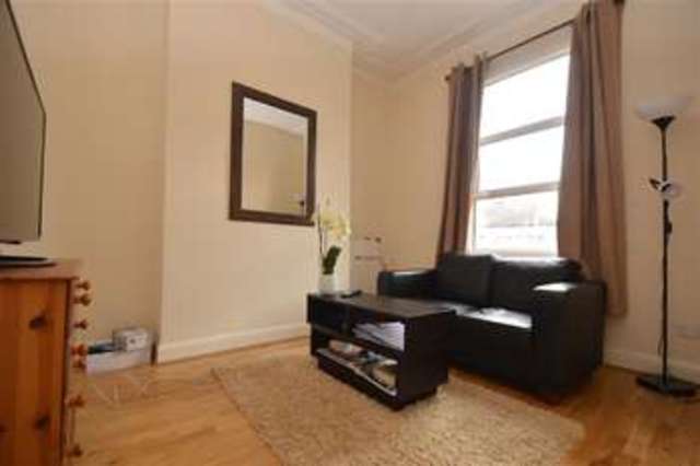  Image of 2 Bedroom Apartment to rent at East Putney, SW15 2RX