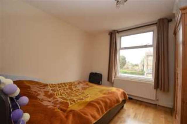  Image of 2 Bedroom Apartment to rent at East Putney, SW15 2RX