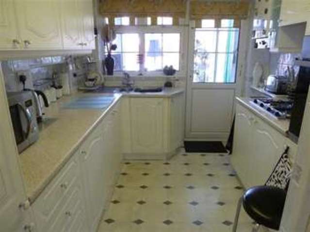  Image of 3 Bedroom End of Terrace for sale at Bognor Regis West Sussex Bognor Regis, PO21 2EW