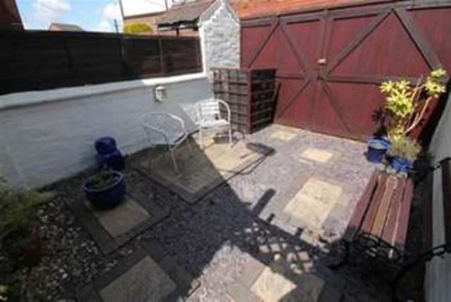  Image of 2 Bedroom Property to rent at Newcastle Under Lyme, ST5 8AQ