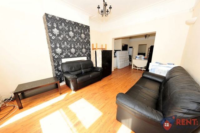  Image of 2 Bedroom Flat to rent at Wolseley Gardens Jesmond Heaton, NE2 1HR