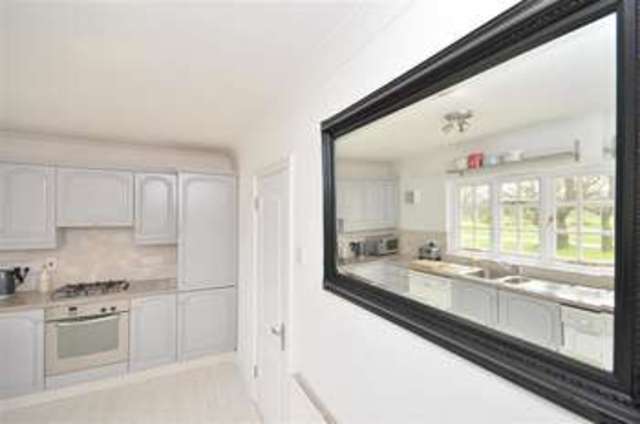  Image of 3 Bedroom Apartment for sale at Crockerhill Chichester Chichester, PO18 0LQ
