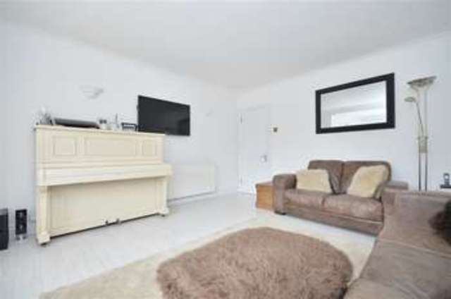  Image of 3 Bedroom Apartment for sale at Crockerhill Chichester Chichester, PO18 0LQ