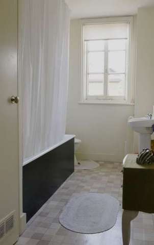  Image of 2 Bedroom Detached to rent at Canterbury, CT1 2DG