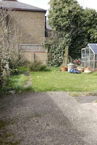  Image of 2 Bedroom Detached to rent at Canterbury, CT1 2DG