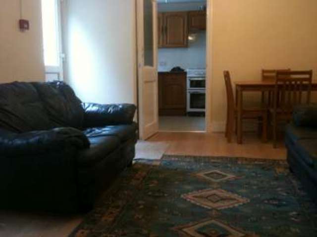  Image of 5 Bedroom Detached to rent at Fulham  London, SW6 5BQ