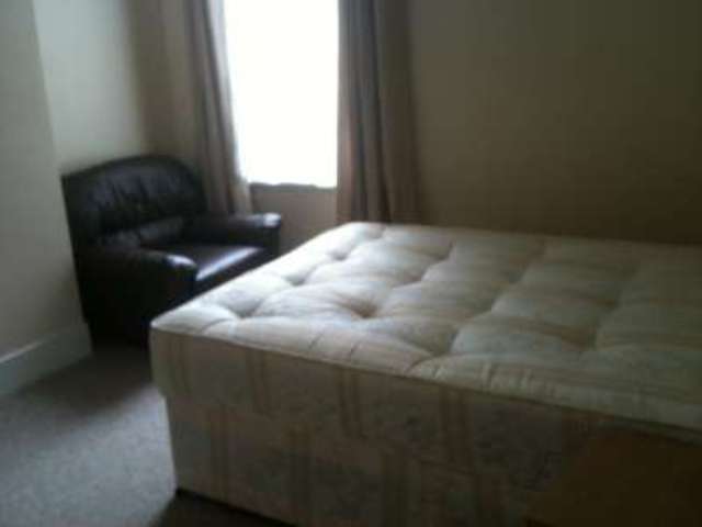  Image of 5 Bedroom Detached to rent at Fulham  London, SW6 5BQ