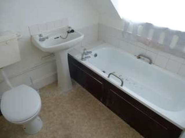  Image of Flat to rent at Bexhill On Sea, TN40 1NA