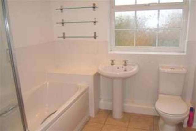  Image of 2 Bedroom Flat to rent at Wakefield, WF1 4SU