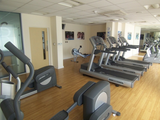  Image of 2 Bedroom Apartment to rent at Station Approach  Woking, GU22 7PE