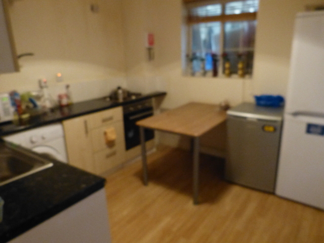  Image of Flat to rent at HENDON CENTRAL  Hendon, NW4 4RU