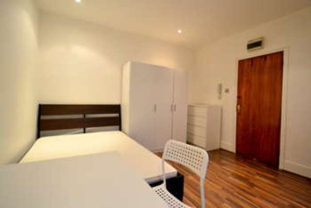  Image of Flat to rent at Aldgate east  Aldgate, E1 1RD