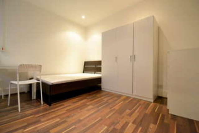  Image of Flat to rent at Aldgate east  Aldgate, E1 1RD