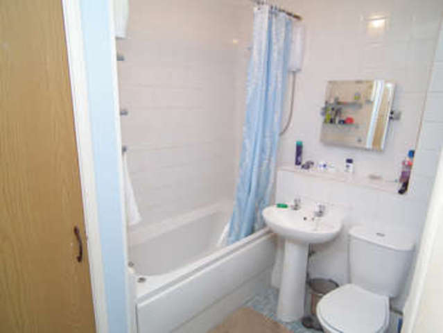  Image of 2 Bedroom Flat for sale at Crabtree Plymouth Crabtree, PL3 6PL
