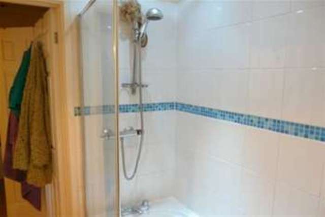  Image of 2 Bedroom Flat to rent at Exmouth, EX8 1DL