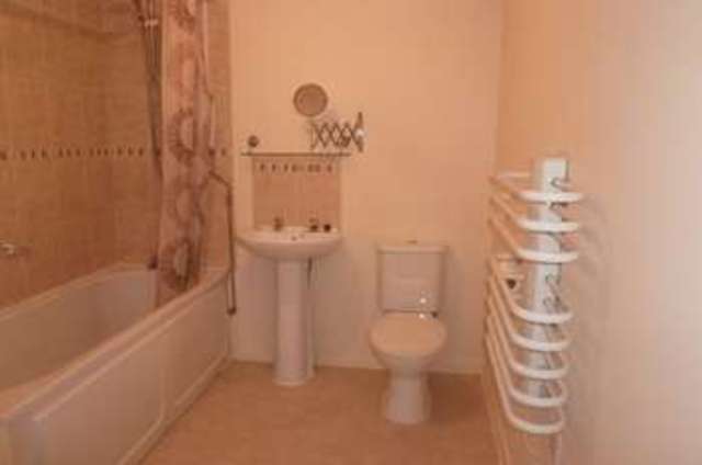  Image of 1 Bedroom Flat to rent at Firs Lane Leigh Leigh, WN7 4SB