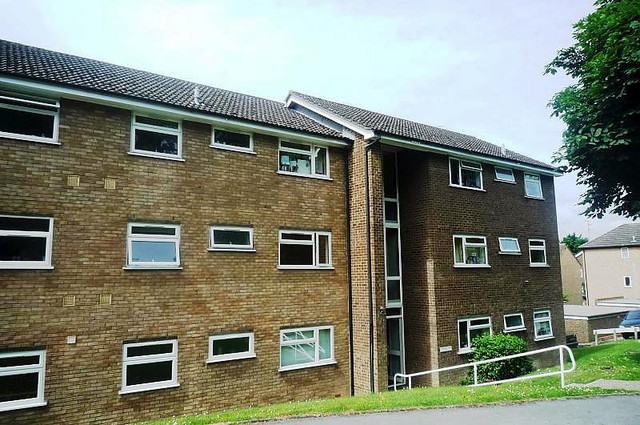  Image of 2 Bedroom Flat to rent at Brambleside Loudwater High Wycombe, HP11 1JE