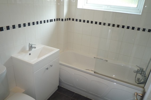  Image of 2 Bedroom Flat to rent at Brambleside Loudwater High Wycombe, HP11 1JE