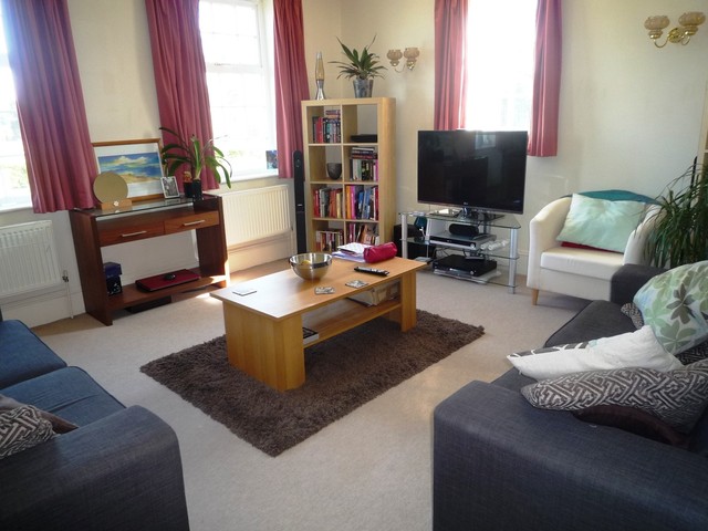  Image of 1 Bedroom Flat to rent at Chadwick Place  Surbiton, KT6 5RA