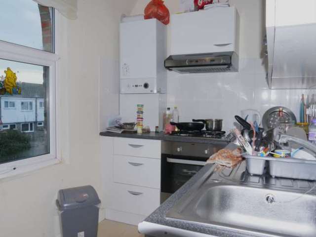  Image of 1 Bedroom Flat to rent at Gurney Road, First Floor Flat Stratford London, E15 1SL