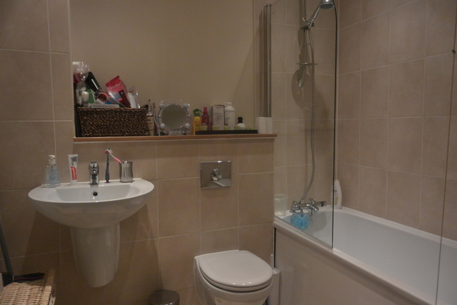 Image of 2 Bedroom Apartment to rent at Harrogate Road  Bradford, BD2 3HA