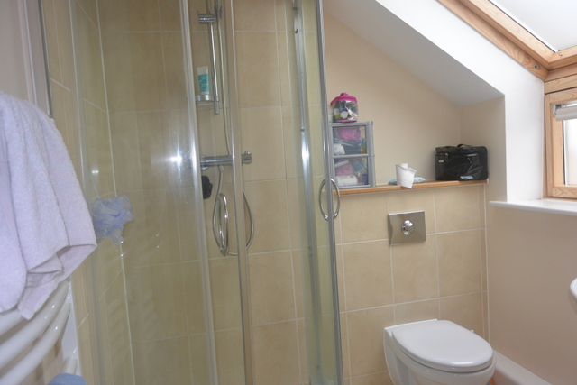  Image of 2 Bedroom Apartment to rent at Harrogate Road  Bradford, BD2 3HA