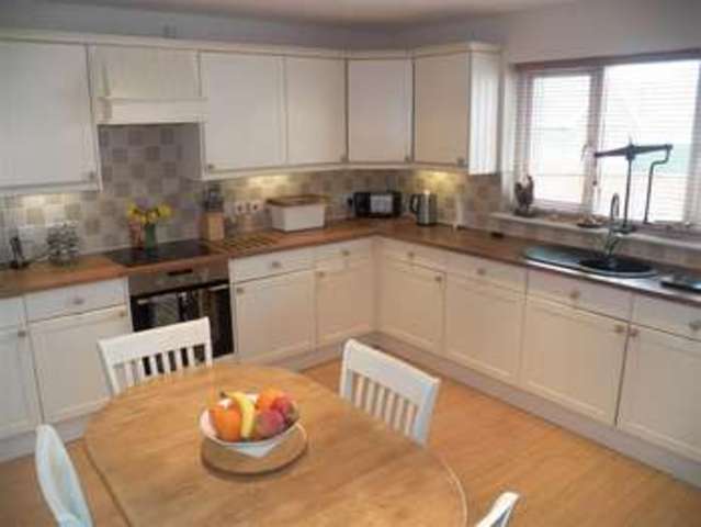  Image of 3 Bedroom Property for sale at Hawthorn Lane Jameston Jameston, SA70 8QT