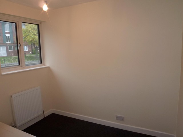  Image of 3 Bedroom Detached to rent at Portsmouth, PO6 4LG