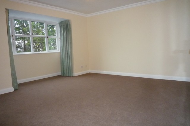  Image of 2 Bedroom Apartment to rent at Heron Close Shearwater Sutton, SM1 2BY
