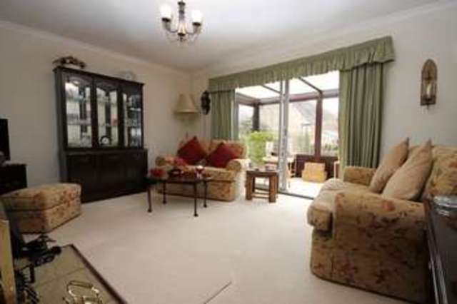  Image of 3 Bedroom Detached for sale at Park Close Kirtlington Kirtlington, OX5 3HR