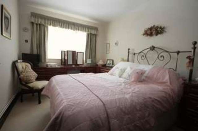  Image of 3 Bedroom Detached for sale at Park Close Kirtlington Kirtlington, OX5 3HR