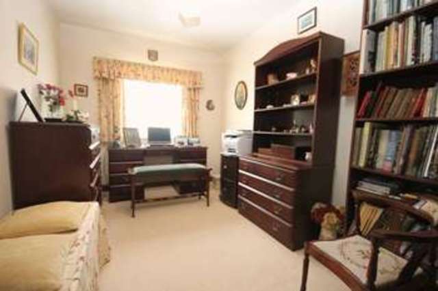 Image of 3 Bedroom Detached for sale at Park Close Kirtlington Kirtlington, OX5 3HR