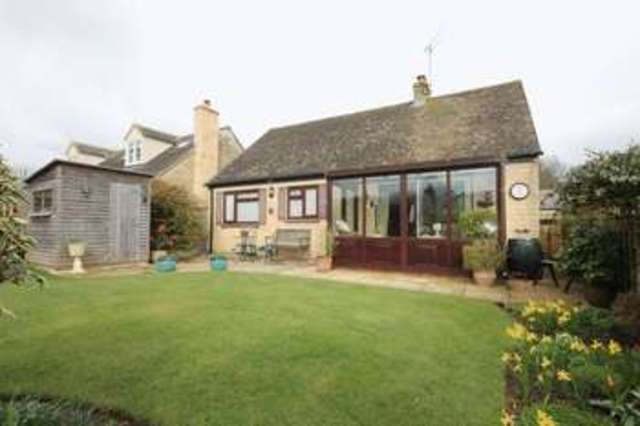  Image of 3 Bedroom Detached for sale at Park Close Kirtlington Kirtlington, OX5 3HR