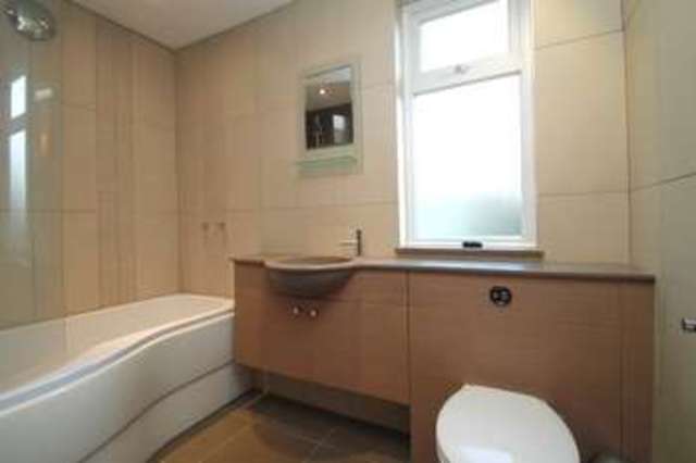  Image of 4 Bedroom Detached for sale at Surbiton Surrey, KT6 7BG