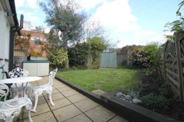  Image of 4 Bedroom Detached for sale at Surbiton Surrey, KT6 7BG