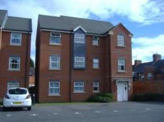  Image of 2 Bedroom Flat for sale at Loughborough Leicestershire Loughborough, LE11 1BN